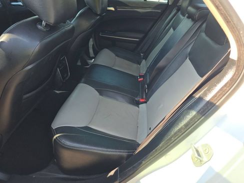 Used 2019 Chrysler 300 Touring w/ Sport Appearance Package RWD image 4