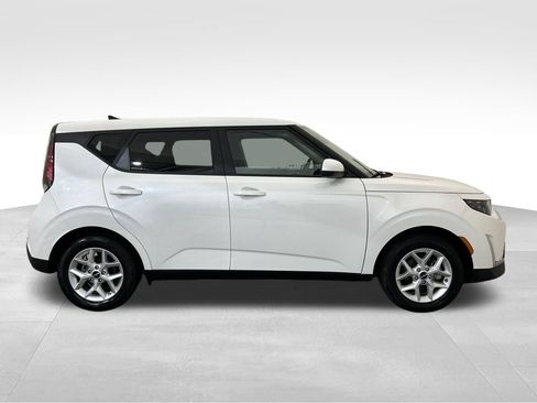 Used 2025 Kia Soul LX w/ LX Technology Package FWD image 6