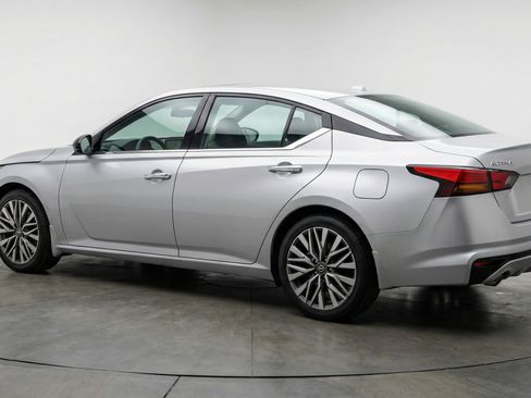 Used 2025 Nissan Altima 2.5 SV image 6