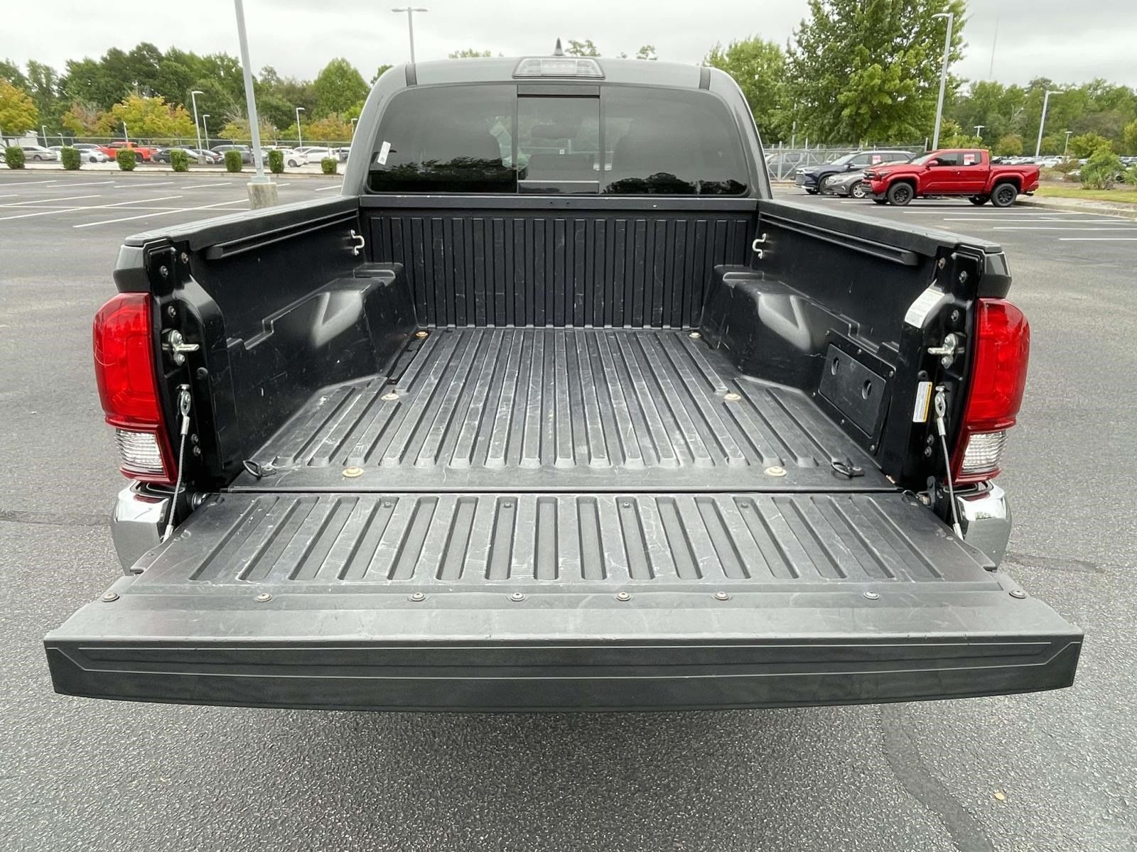Used 2019 Toyota Tacoma SR5 RWD image 9