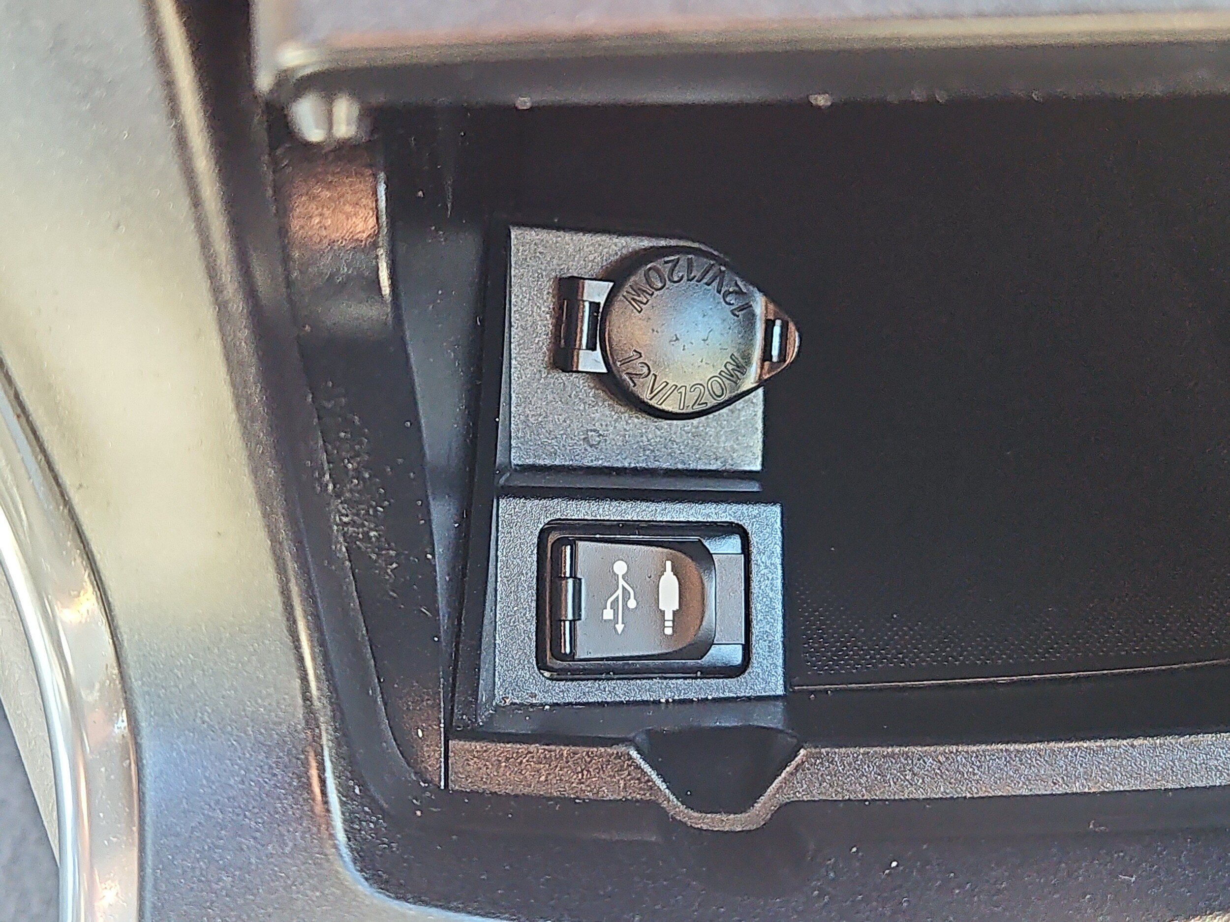 Used 2015 Toyota Camry LE FWD image 9