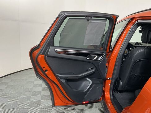 Used 2022 Porsche Macan Base image 24