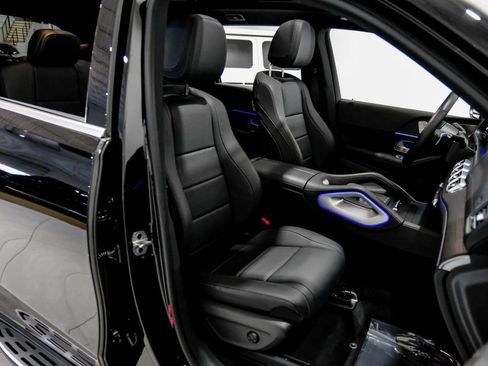 Used 2024 Mercedes-Benz GLS 450 4MATIC image 30