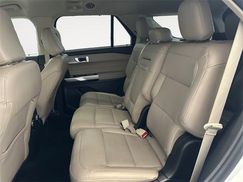 Used 2023 Ford Explorer Limited image 13