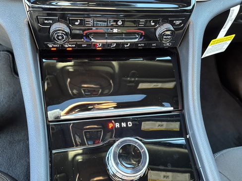 Used 2025 Jeep Grand Cherokee Laredo X w/ Luxury Tech Group I image 30