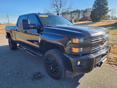 Used 2016 Chevrolet Silverado 2500 LT w/ Midnight Edition image 4