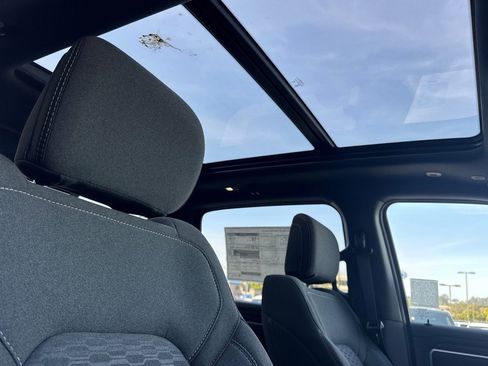 New 2026 RAM 1500 4x4 Crew Cab image 16