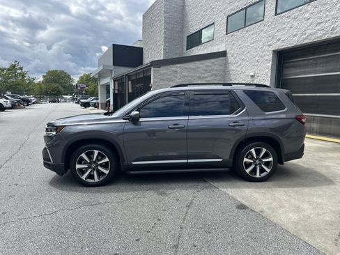 Used 2025 Honda Pilot Elite image 9