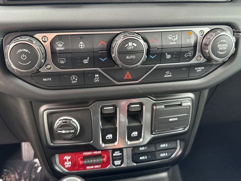 New 2026 Jeep Wrangler Rubicon AWD/4WD image 22