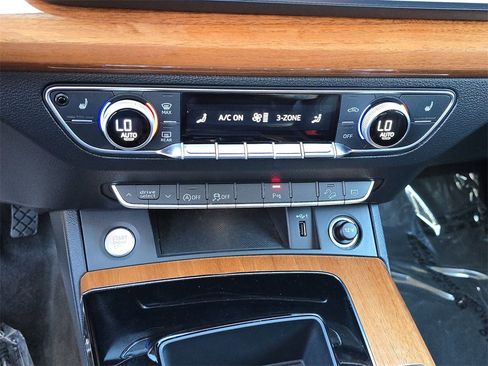 Used 2023 Audi Q5 2.0T Premium w/ Convenience Package image 31