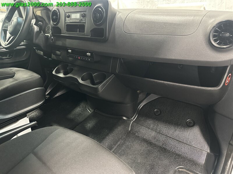 Used 2019 Mercedes-Benz Sprinter 2500 image 5