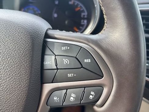 Used 2019 Jeep Grand Cherokee Overland image 11