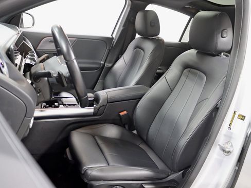 Used 2022 Mercedes-Benz GLA 250 4MATIC w/ Premium Package Lite image 31