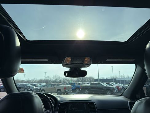 Used 2019 Jeep Grand Cherokee Altitude image 29