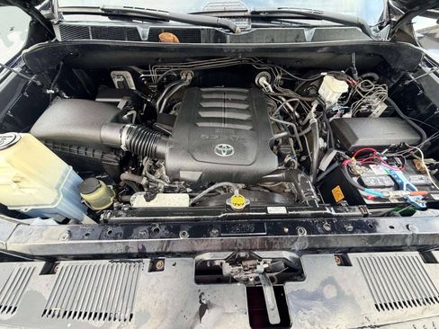 Used 2015 Toyota Tundra Limited w/ Limited Premium Package AWD/4WD image 14