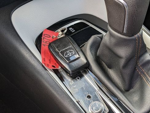 Used 2021 Toyota Corolla SE w/ Carpet Mat Package (TMS) FWD image 19