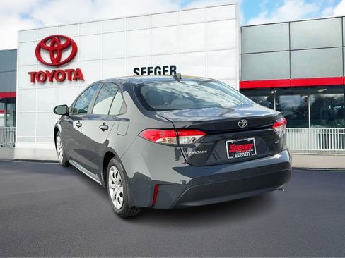Used 2025 Toyota Corolla LE image 4
