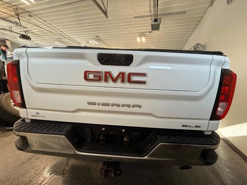 Used 2022 GMC Sierra 2500 SLE w/ Fleet Comfort Package image 5