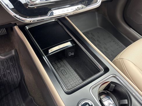 Certified 2023 Lincoln Corsair AWD w/ Equipment Group 101A image 23