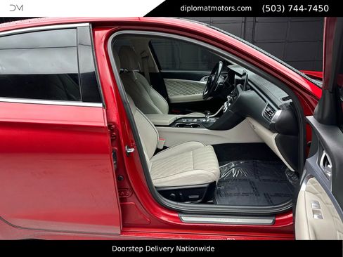 Used 2019 Genesis G70 2.0T Advanced w/ Prestige Package image 16