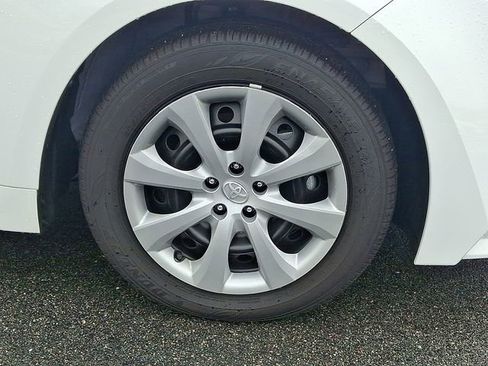 Used 2025 Toyota Corolla LE image 8