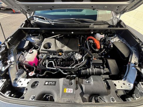 Used 2025 Toyota RAV4 LE image 32