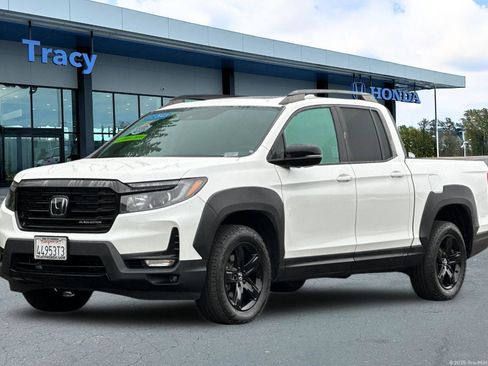 Certified 2023 Honda Ridgeline Black Edition image 13