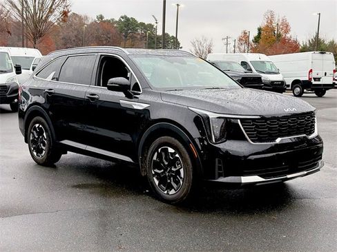 Used 2025 Kia Sorento S w/ Panoramic Sunroof Package image 14