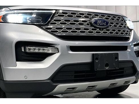 Used 2021 Ford Explorer Limited w/ Equipment Group 301A RWD image 32