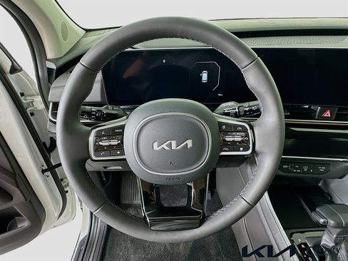 New 2026 Kia Carnival SX Prestige FWD image 7
