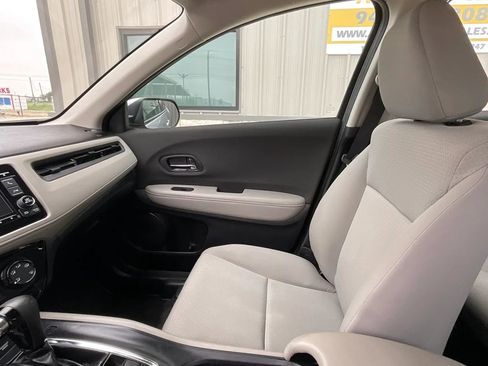 Used 2020 Honda HR-V LX image 33