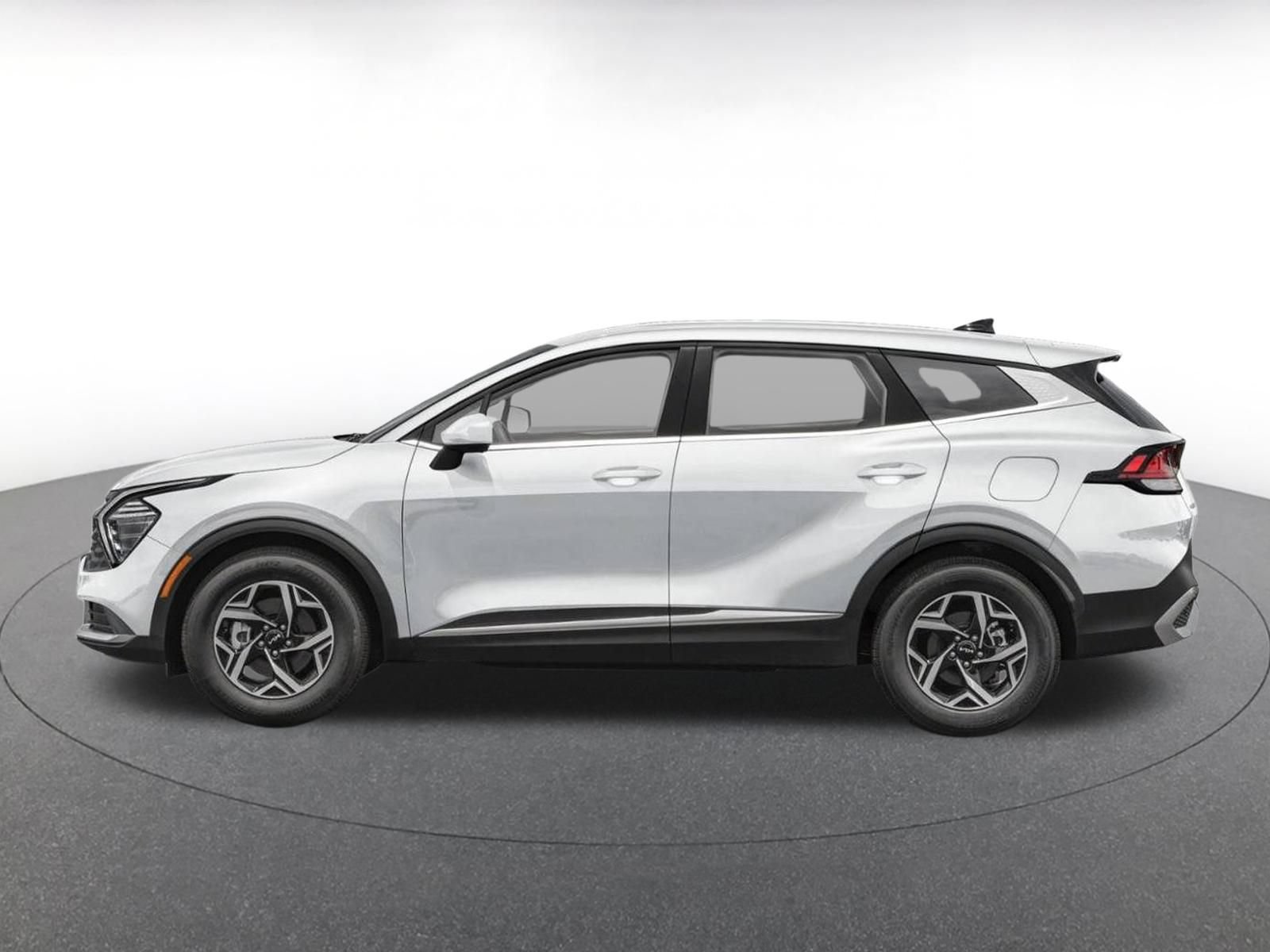 Used 2025 Kia Sportage LX FWD image 3
