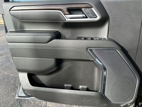 Used 2025 GMC Sierra 1500 SLT image 22