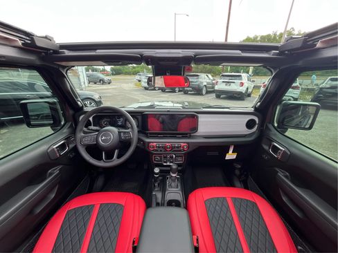 Used 2025 Jeep Wrangler Unlimited Sport AWD/4WD image 29