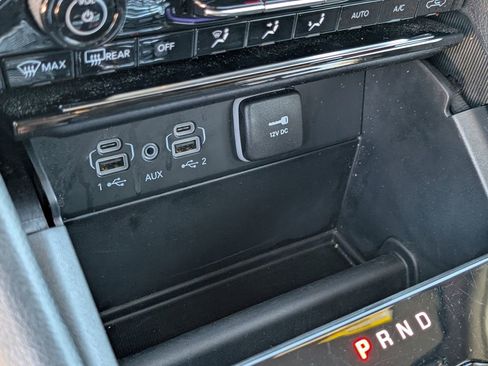 Used 2025 Jeep Grand Cherokee L Limited image 31