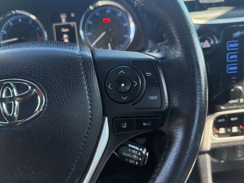 Used 2018 Toyota Corolla L image 31