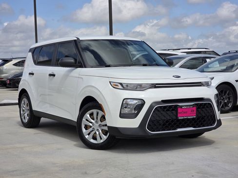 Used 2021 Kia Soul LX image 1