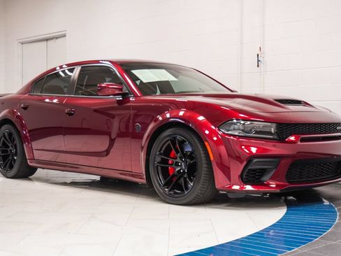 Used 2022 Dodge Charger SRT Hellcat w/ Carbon/Suede Interior Package RWD image 5