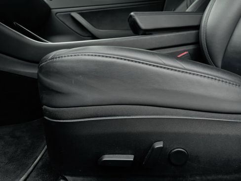 Used 2018 Tesla Model 3 Performance image 16