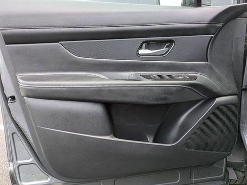 Used 2025 Nissan Murano SV AWD/4WD image 13