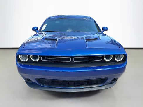 Used 2019 Dodge Challenger SXT image 8