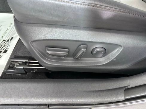 Used 2020 Toyota Camry XLE image 19