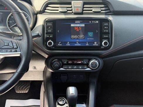 Used 2024 Nissan Versa SR FWD image 11