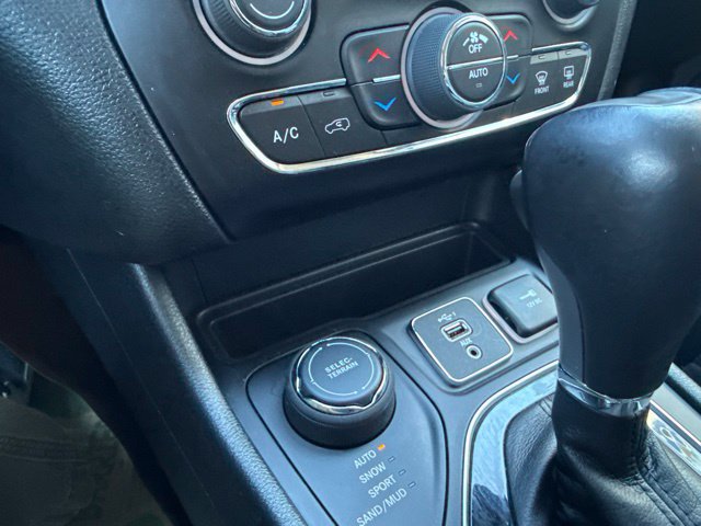 Used 2023 Jeep Cherokee Altitude Lux AWD/4WD image 25