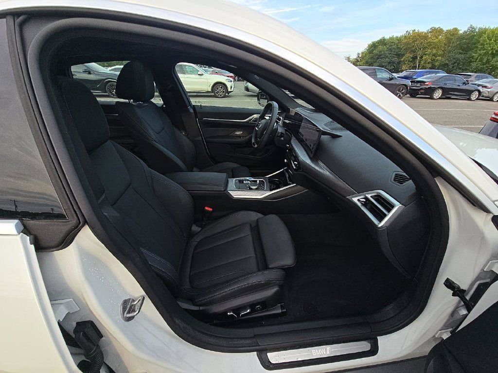 Used 2025 BMW i4 xDrive40i w/ Premium Package AWD/4WD image 15