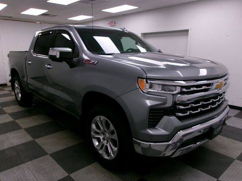 Used 2024 Chevrolet Silverado 1500 LTZ AWD/4WD image 14