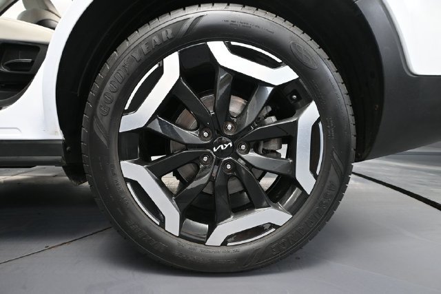 Used 2024 Kia Telluride EX w/ EX Captain's Chair Package AWD/4WD image 10
