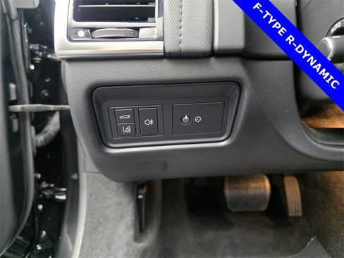 Used 2020 Jaguar F-TYPE Checkered Flag image 23