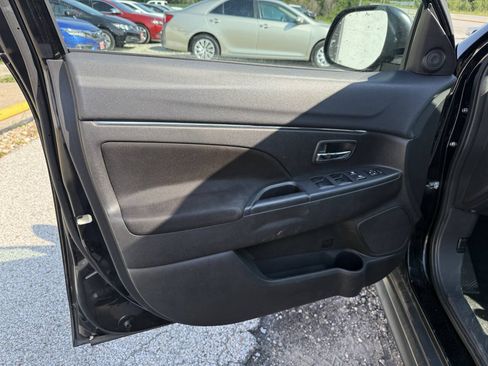Used 2015 Mitsubishi Outlander Sport SE AWD/4WD image 19