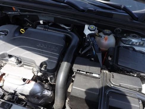 Used 2025 Chevrolet Malibu LS FWD image 36